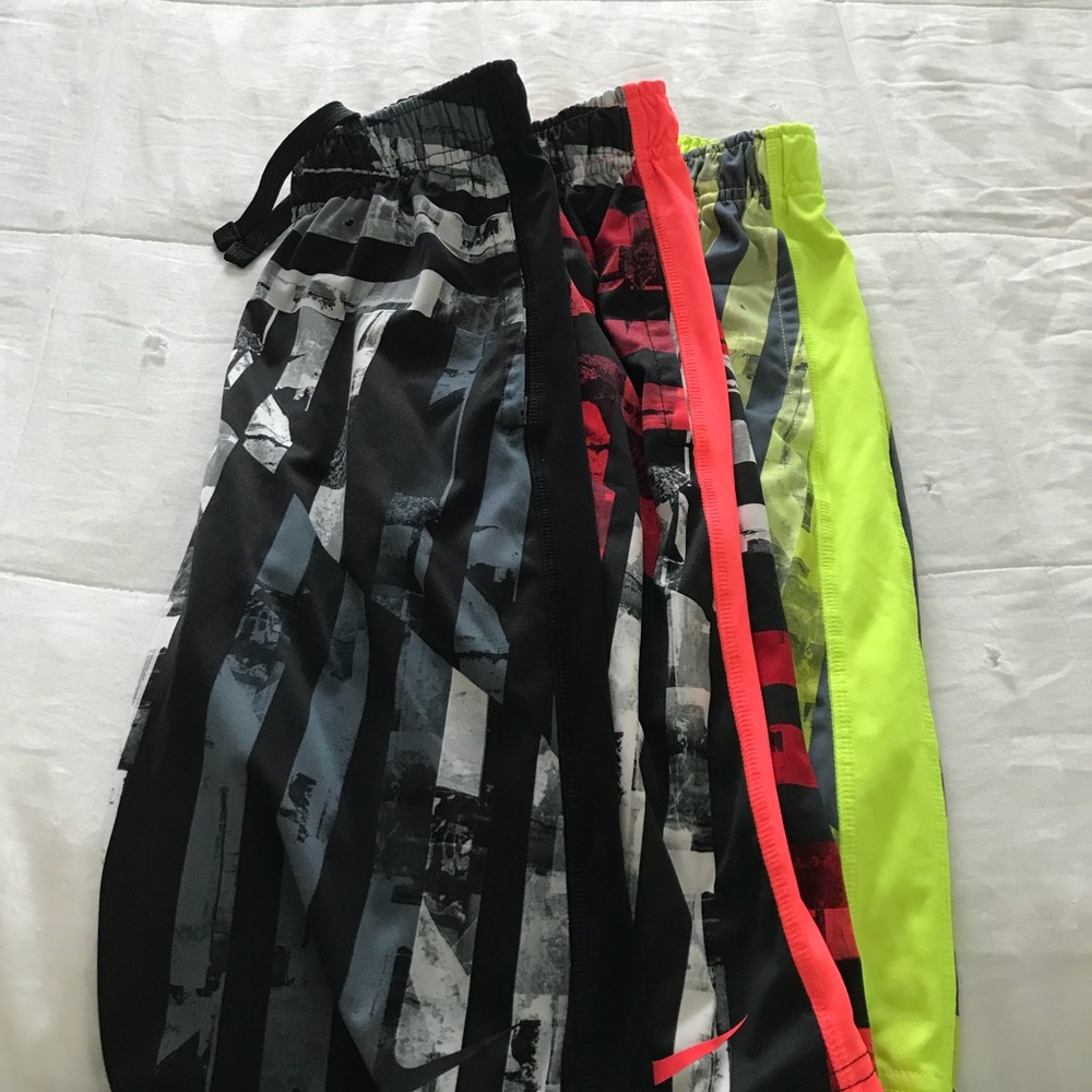 3 nike boys shorts med great shape